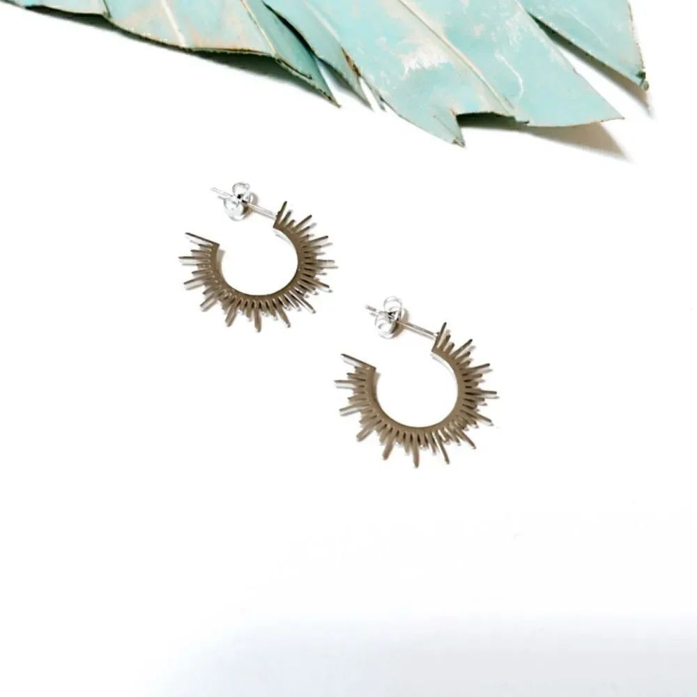 sun radiant hoop earrings S155